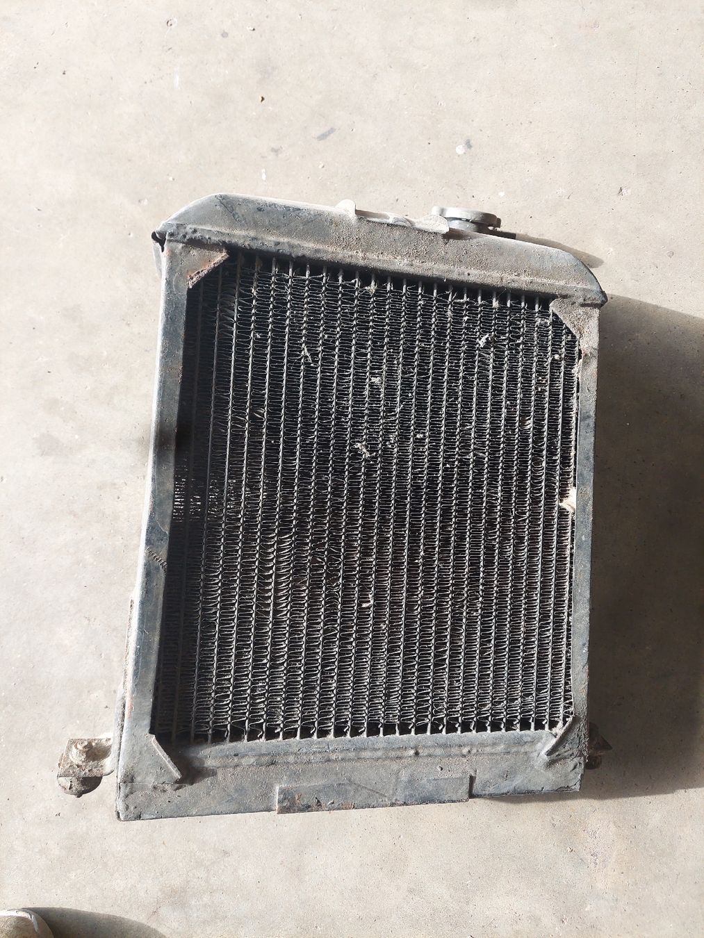Tutti pezzi di ricambio auto: radiateur Morgan +8 – Usato da Thierrens venduto da Tbox