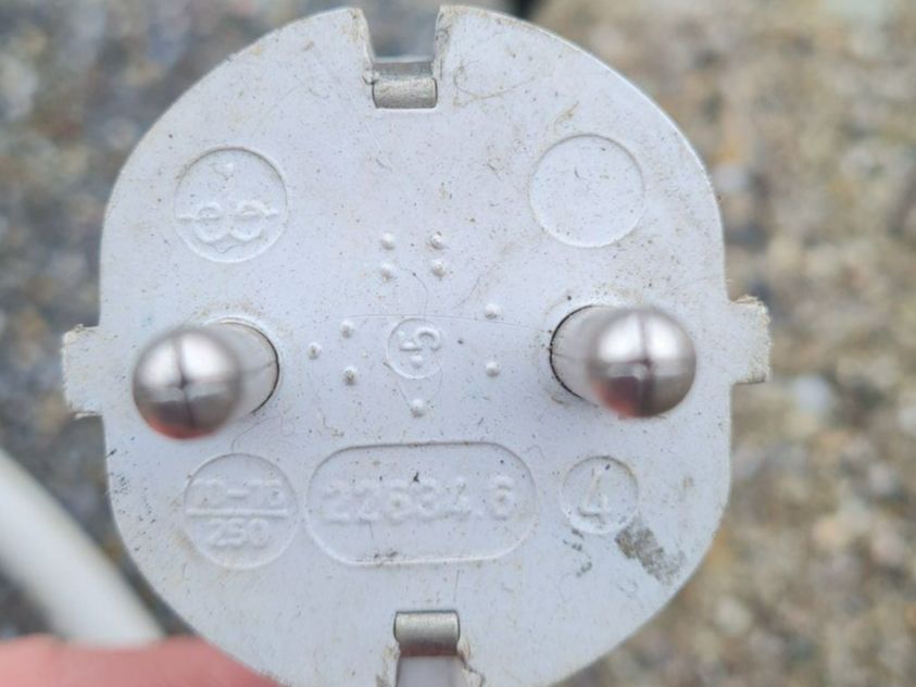 Kabel: Antikes Kabel / Stecker / 10A / 250V / Vintage / 1.5 Meter – Gebraucht aus Safenwil von TOMLUK 2