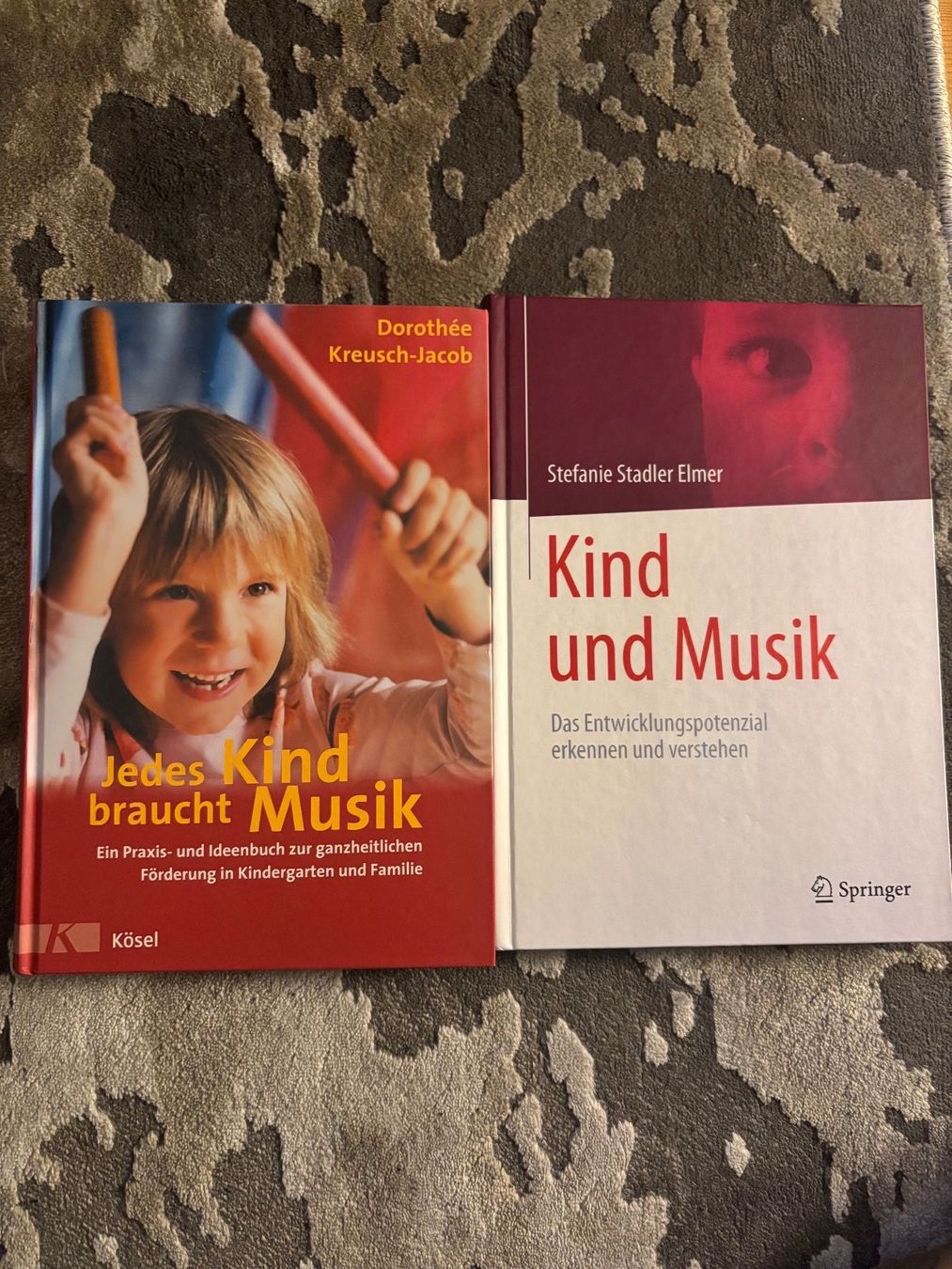 Libri: 2 Bücher zu frühkindlicher Musik – Usato da Winterthur venduto da Thlayli