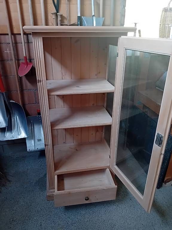 Vitrinen: Glasvitrine, Landhausstil  – Gebraucht aus Burgistein von Ernte 1