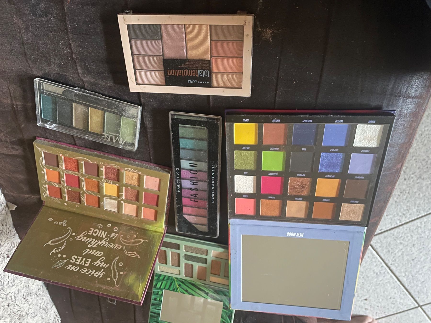 Make-up: Maquillage divers – Neu (gemäss Beschreibung) aus Rennaz von Loraccar 3