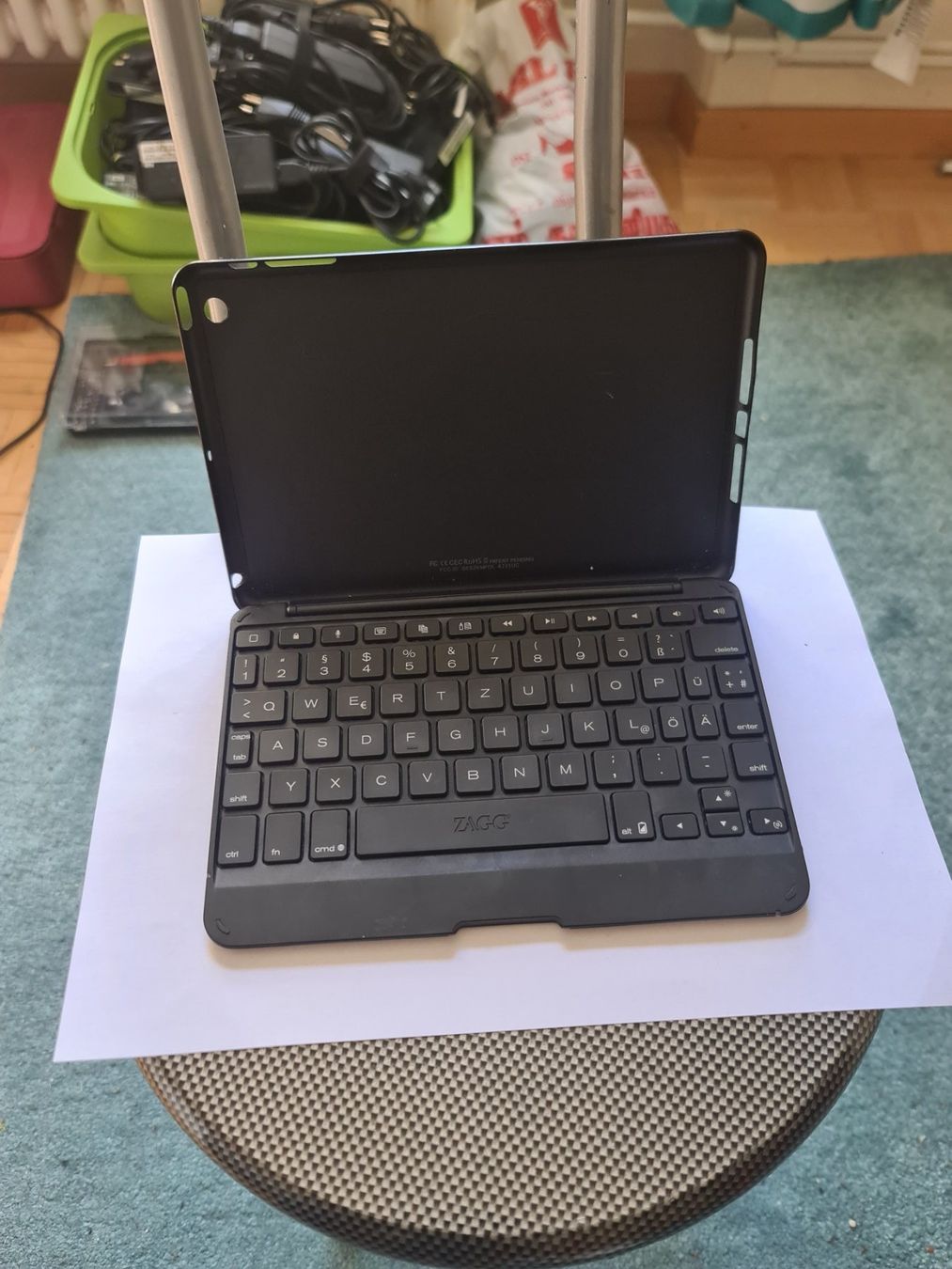 Covers & Taschen: ZAGG IPad Tastatur Cover – Gebraucht aus zürich von R-N-J