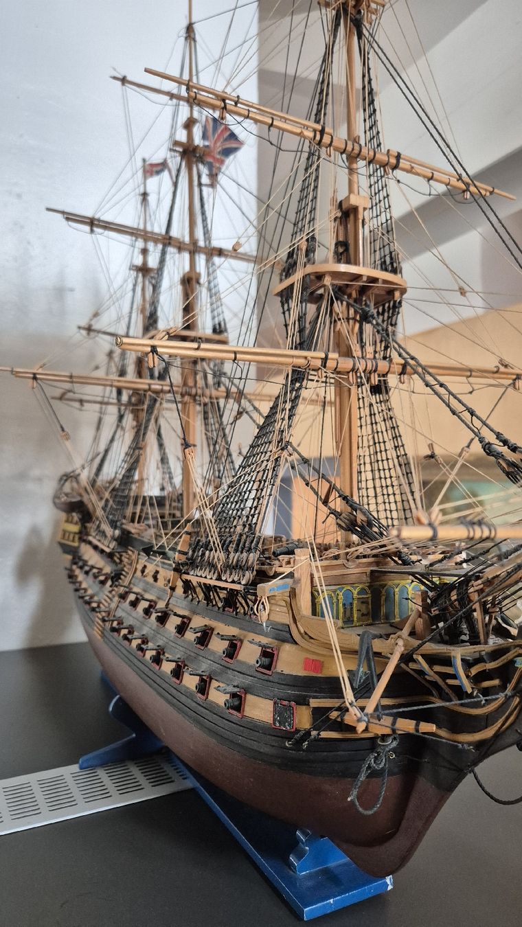 Kit di modellismo & Modellini statici: Modell Segelschiff HMS Victory 100cm – Usato da Widnau venduto da ort_2qxw 3