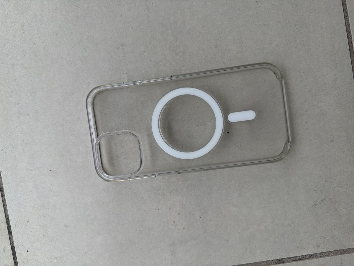 Apple Covers & Schutzfolien: Apple iPhone 15 MagSafe Hülle, Top Zustand – Gebraucht aus Bülach von Jackybabue