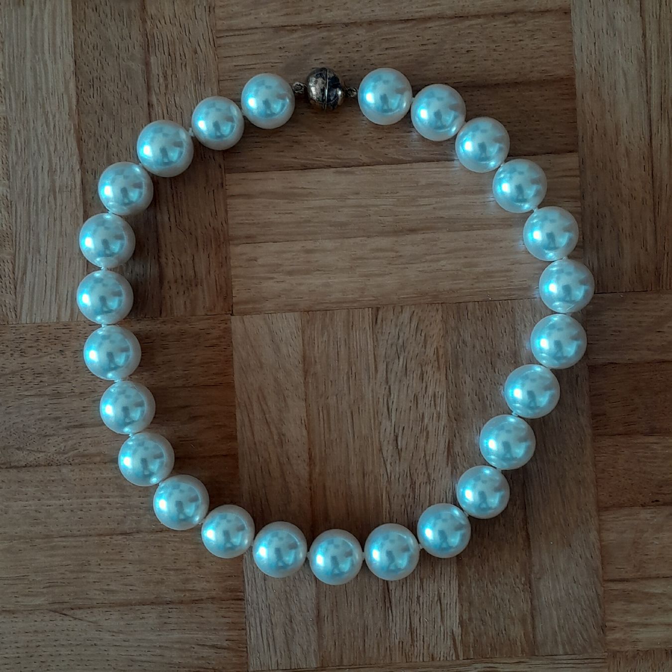 Ketten: Perlenkette Modeschmuck, mit Magnetverschluss – Gebraucht aus Knutwil von Kompex