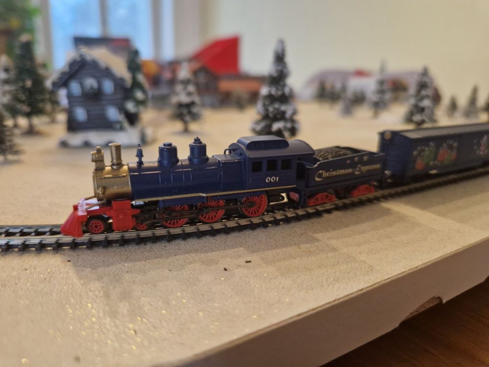 Le train de Noël - LEGO® Icons 10361 - Super Briques