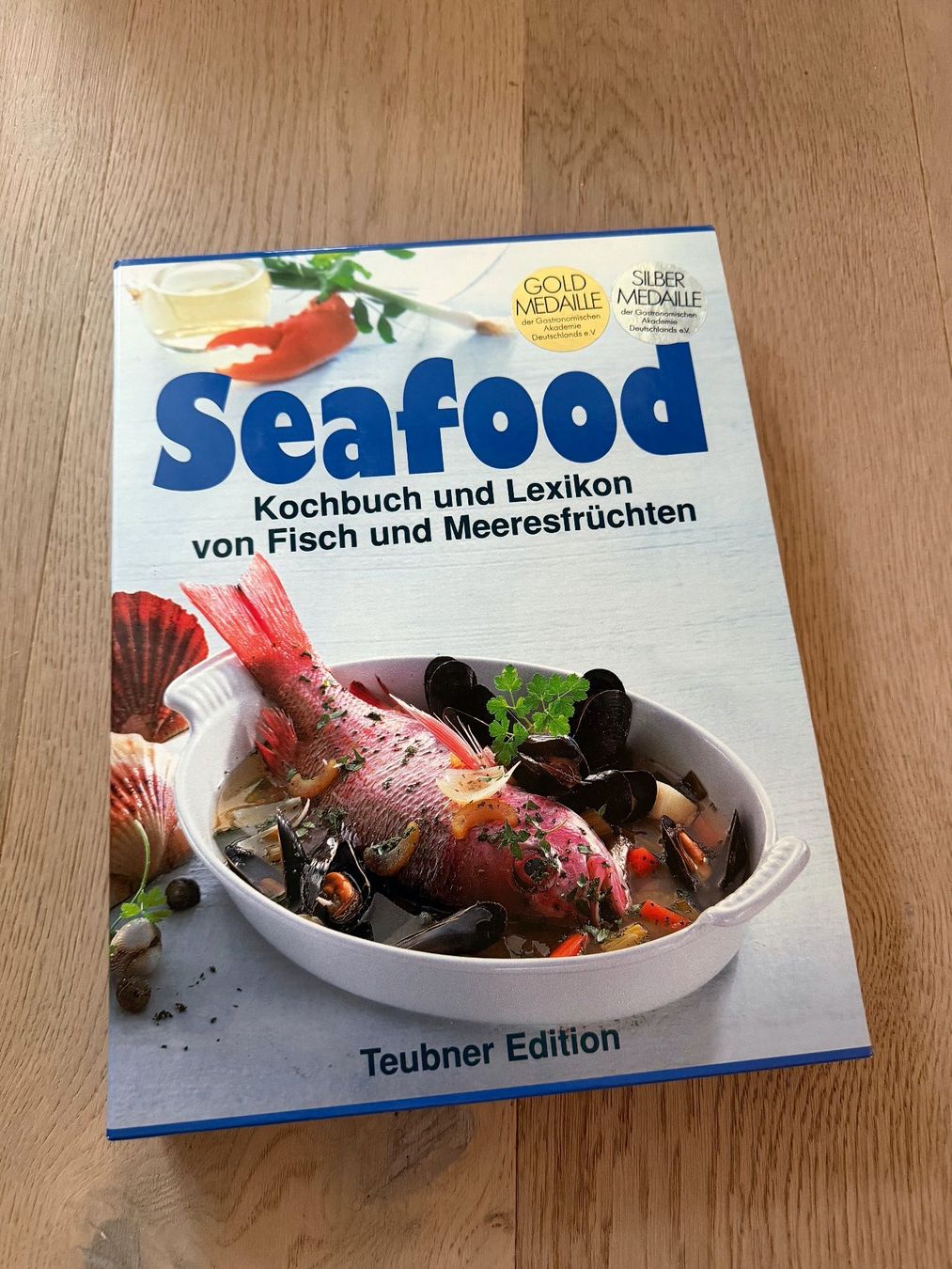 Libri: Kochbuch Seafood Teubner Edition - 448 Seiten – Usato da Hombrechtikon venduto da bettersurfer 1