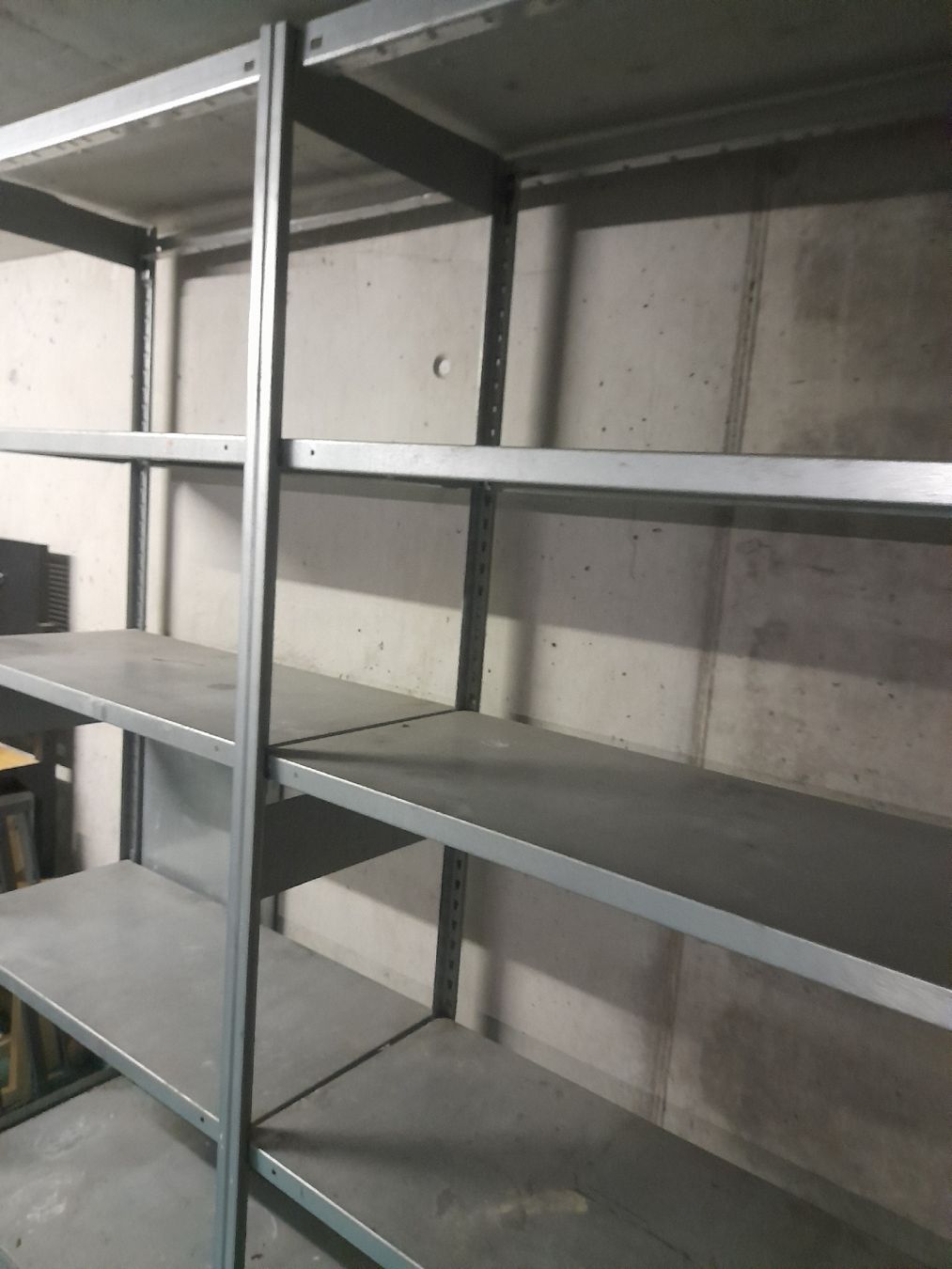 Regale: Metal gestell – Gebraucht aus Glattbrugg von B_B 1