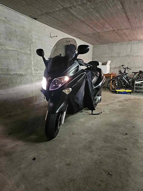 Scooters: Scooter Piaggio X-Evo 125 Sport – Gebraucht aus Epalinges von nie_6w7m 1