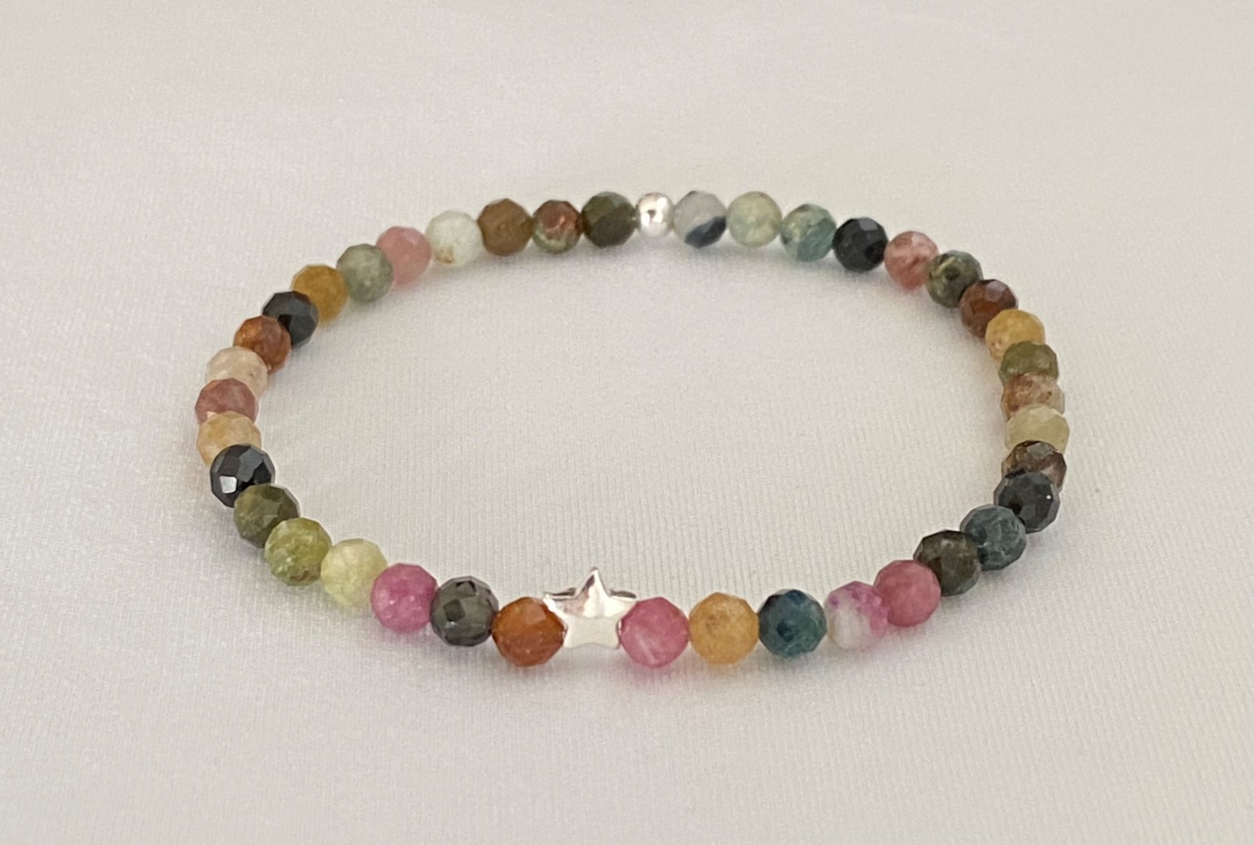 Bracciali & Braccialetti: Edelstein Armband Turmalin mit Silber auf Mass – Nuovo e nell'imballaggio originale da Zuzwil SG venduto da Lemliskat