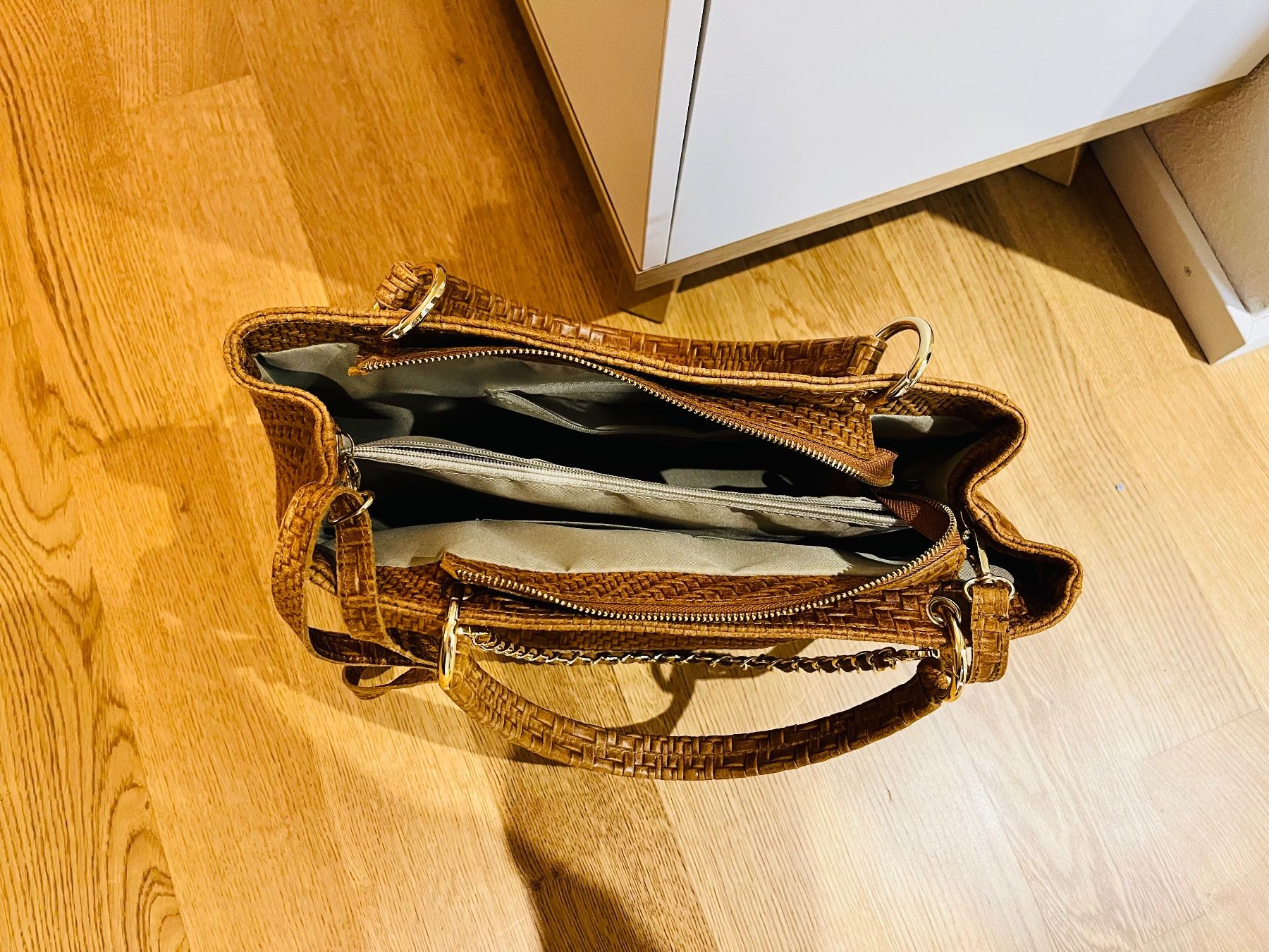 Sacs femmes: Handtasche – Neuf (Voir description) à Männedorf par gilaaisha 3