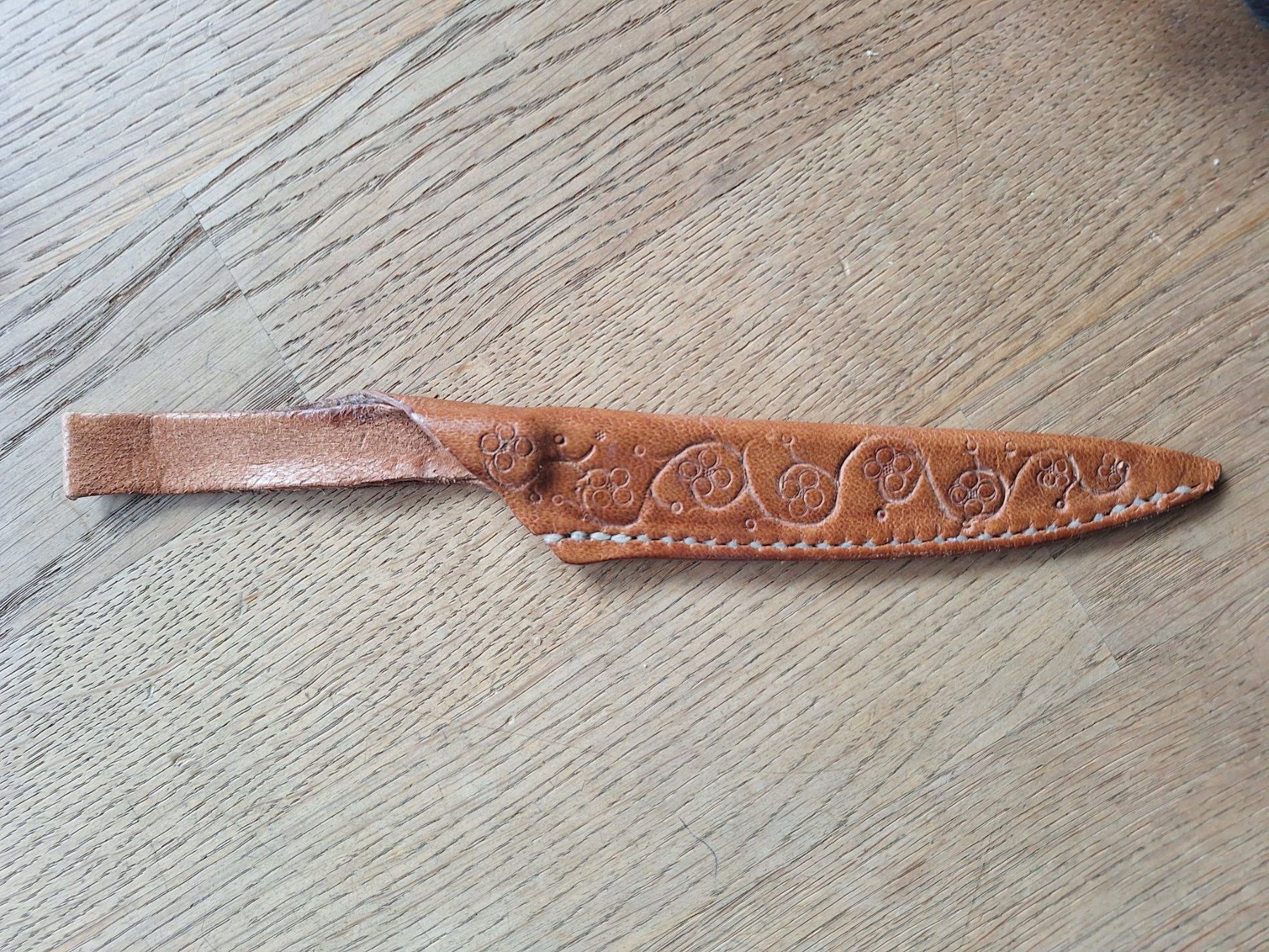 Posate: Handangefertigtes Messer mit Lederscheide – Usato da Walliswil b.Wangen venduto da quirlat 2