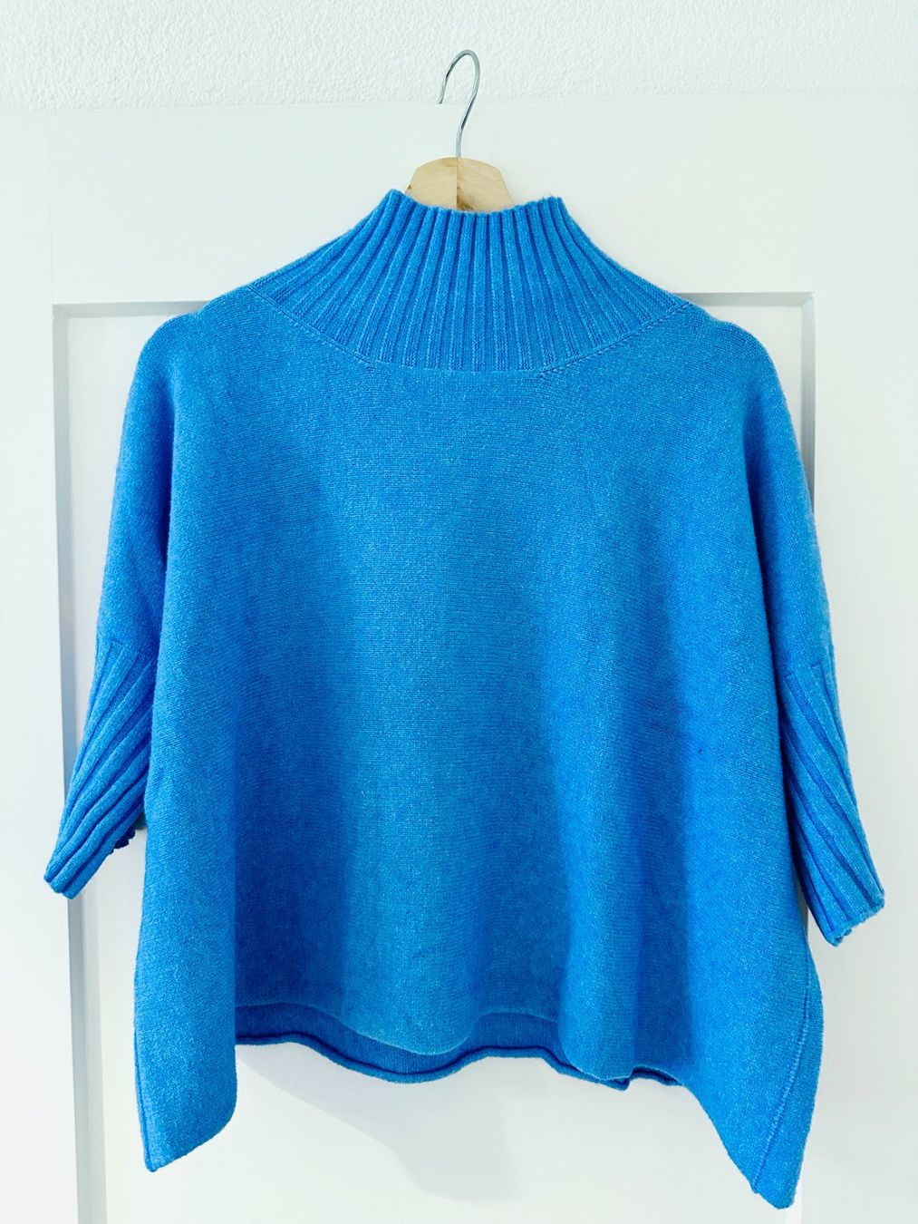 Maglioni & Felpe: Pull bleu ciel ample à col roulé - Taille S – Usato da Bern venduto da orgalorg 3