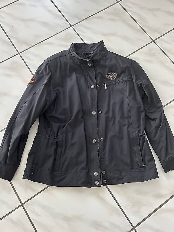 Giacche: Zu verkaufen Lady Harley Davidson Jacke – Usato da Recherswil venduto da Giowe