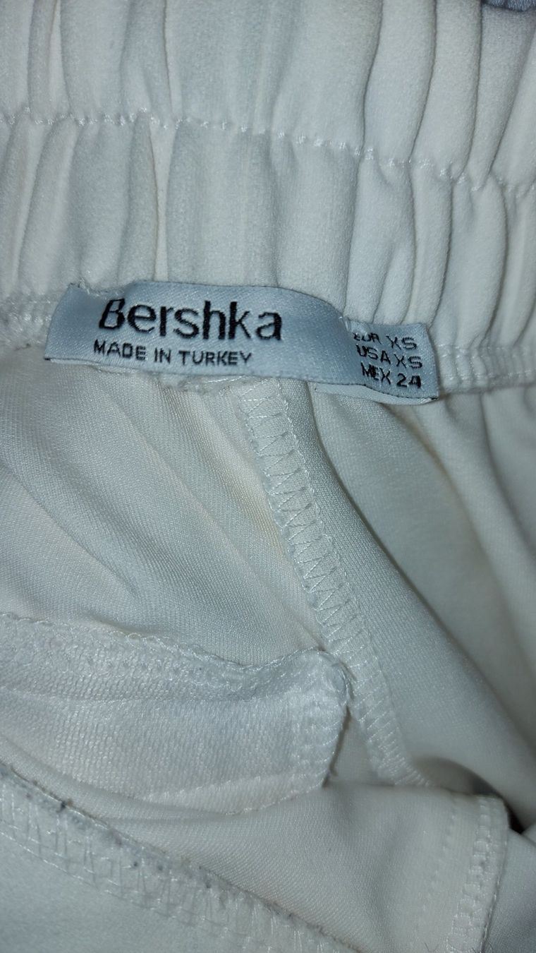Bershka Pantaloni: Bershka Hose – Usato da Sion venduto da aud_7pxl 2