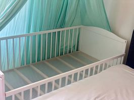 Babybett Ikea weiss + Baldachin
