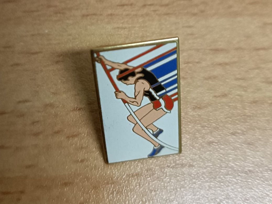 Placchette & Badge: Pin Hochsprung - Box 6 – Usato da Köniz venduto da Pinscollect