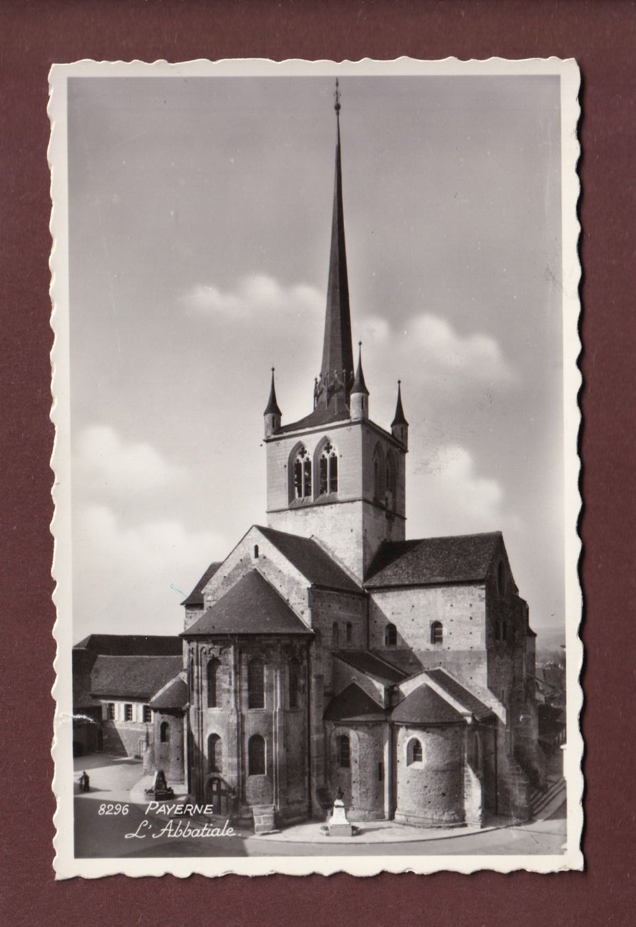 Ansichtskarten: PAYERNE - L'Abbatiale - Feldpost – Gebraucht aus Pully von nicecards-shop