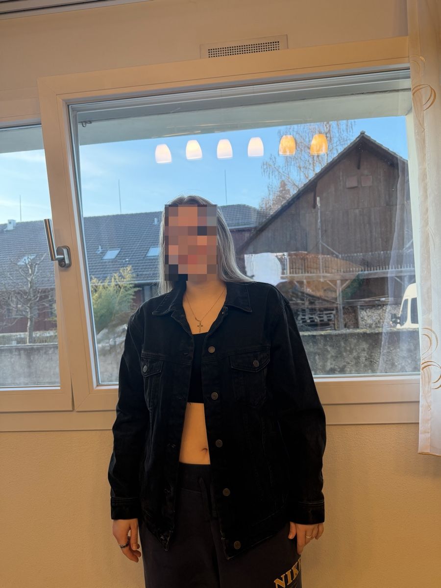 Vero Moda Giacche: Schwarze Jeansjacke – Nuovo (secondo la descrizione) da Uster venduto da oranger_pulli 2