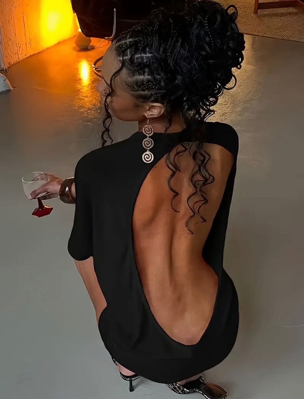 T-shirt: Backless women T shirt – Nuovo (secondo la descrizione) da Vairano venduto da chr_sjd7