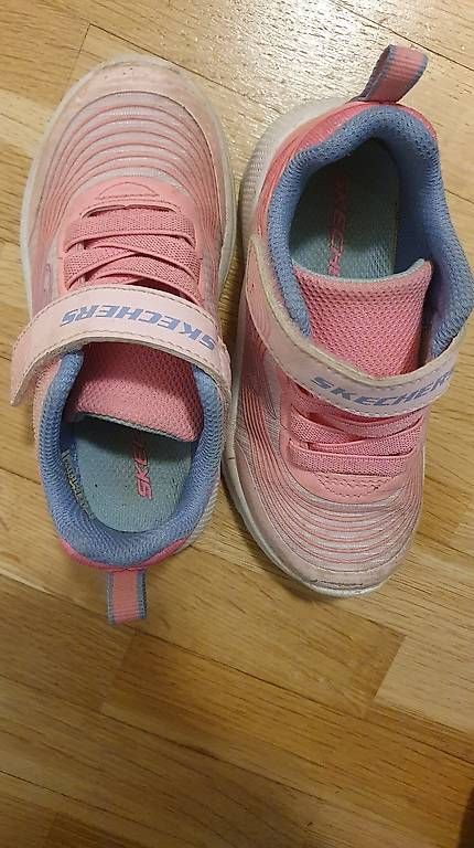 Scarpe per ragazze: Skechers Turnschuhe – Usato da Bolligen venduto da pia_58dh