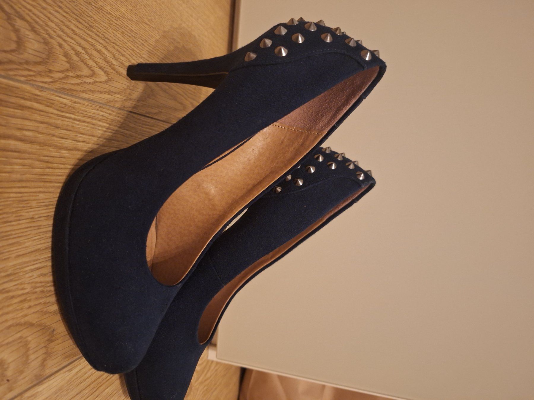 Graceland Scarpe da donna: High Heels dunkelblau mit Nieten – Nuovo (secondo la descrizione) da Wängi venduto da jan_7twg 2