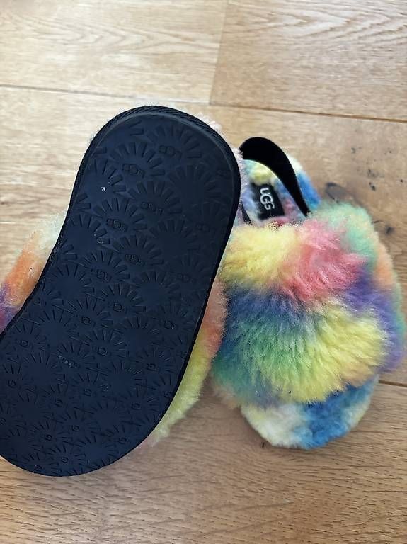 Scarpe per ragazze: UGG Finken, 28.5 – Usato da Klingnau venduto da Mowi0309 1