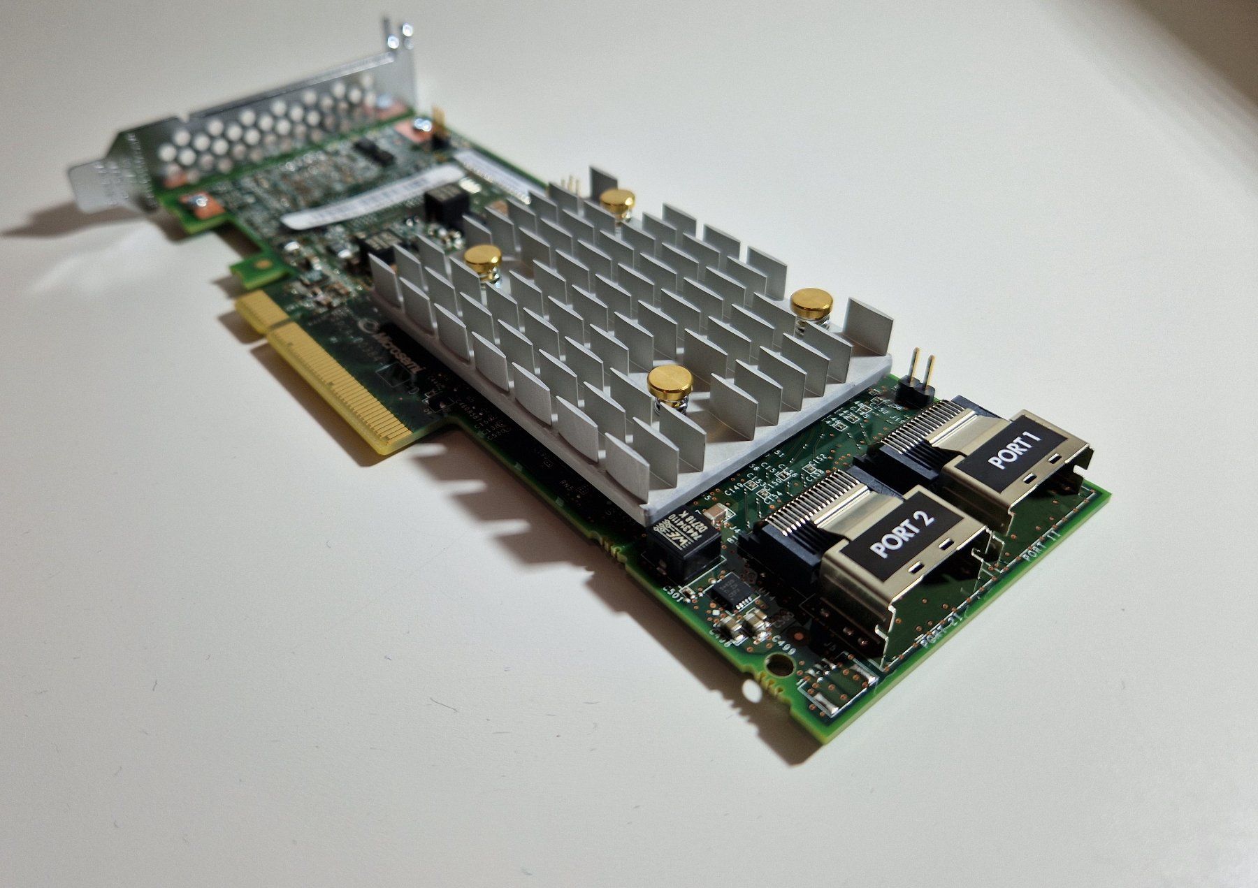 Server: HP/HPE  Smart Array 12G E208i-p SAS/SATA HBA/Raid Controller – Usato da Eglisau venduto da Hpa1 1