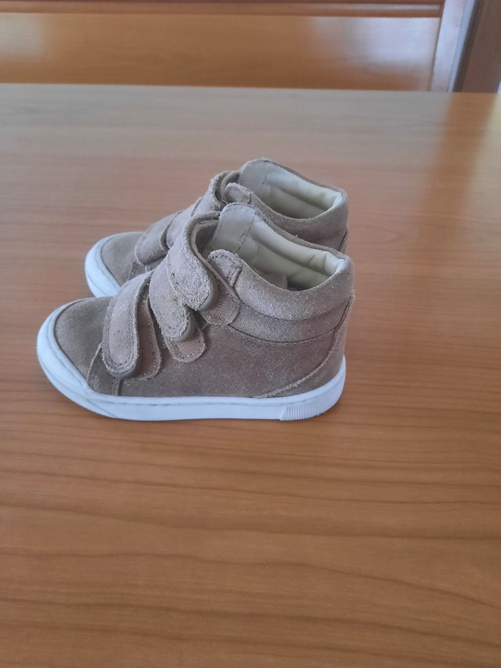 Scarpe per ragazze: Sneaker, Mädchen, Grösse 24 – Usato da Ibach venduto da urs_sl5h 2