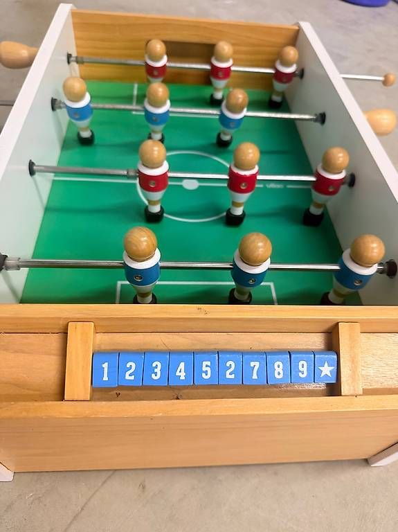 Giochi: Tischkicker aus Holz – Usato da Wengi b. Büren venduto da switte