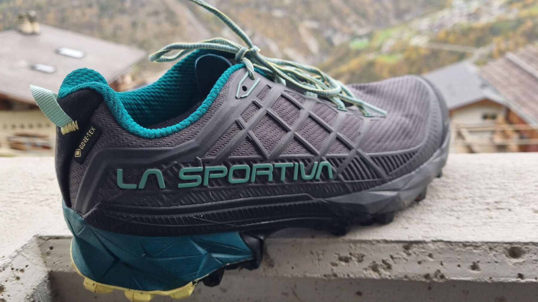 La Sportiva Scarpe da donna: La Sportiva Akyra Goretex 41 – Nuovo (secondo la descrizione) da Hérémence venduto da capi96 1