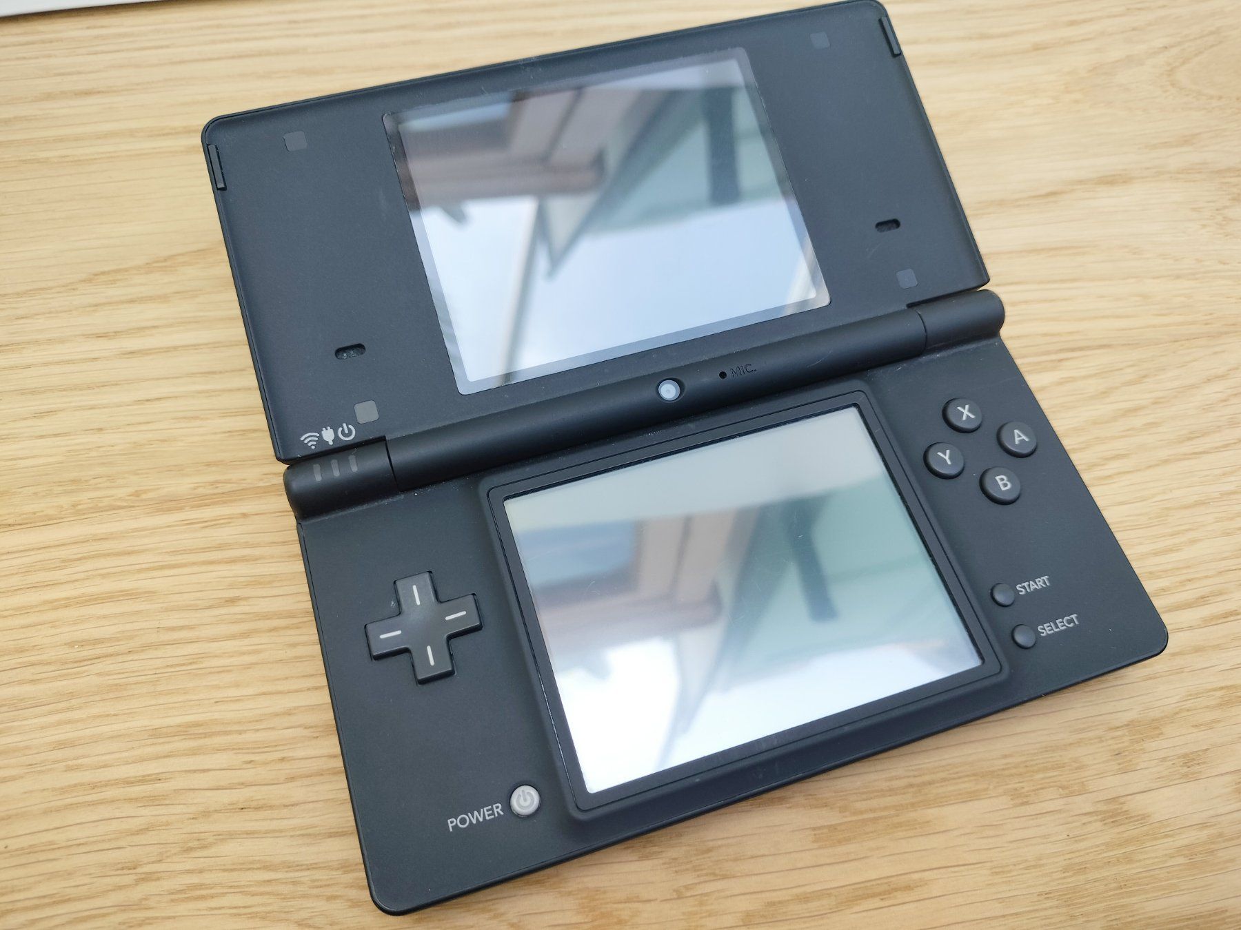 Nintendo Console: Nintendo DSi Matte Black mit Pokemon Games – Usato da Wil SG venduto da kaizzen 4