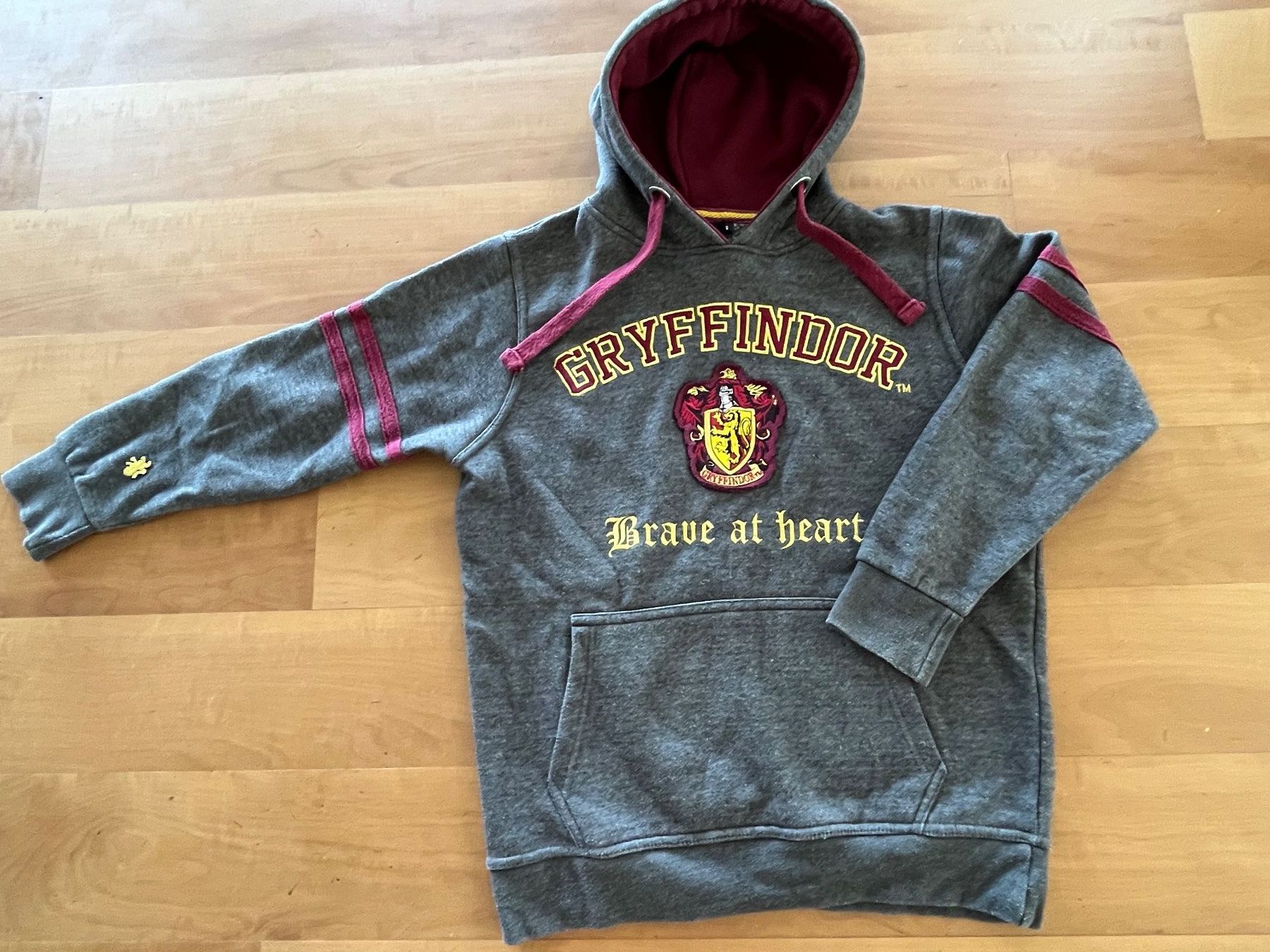 Pullover & Sweatshirts: Kapuzenpullover Original Gryffindor Harry Potter grau – Gebraucht aus Weisslingen von carmen_adb
