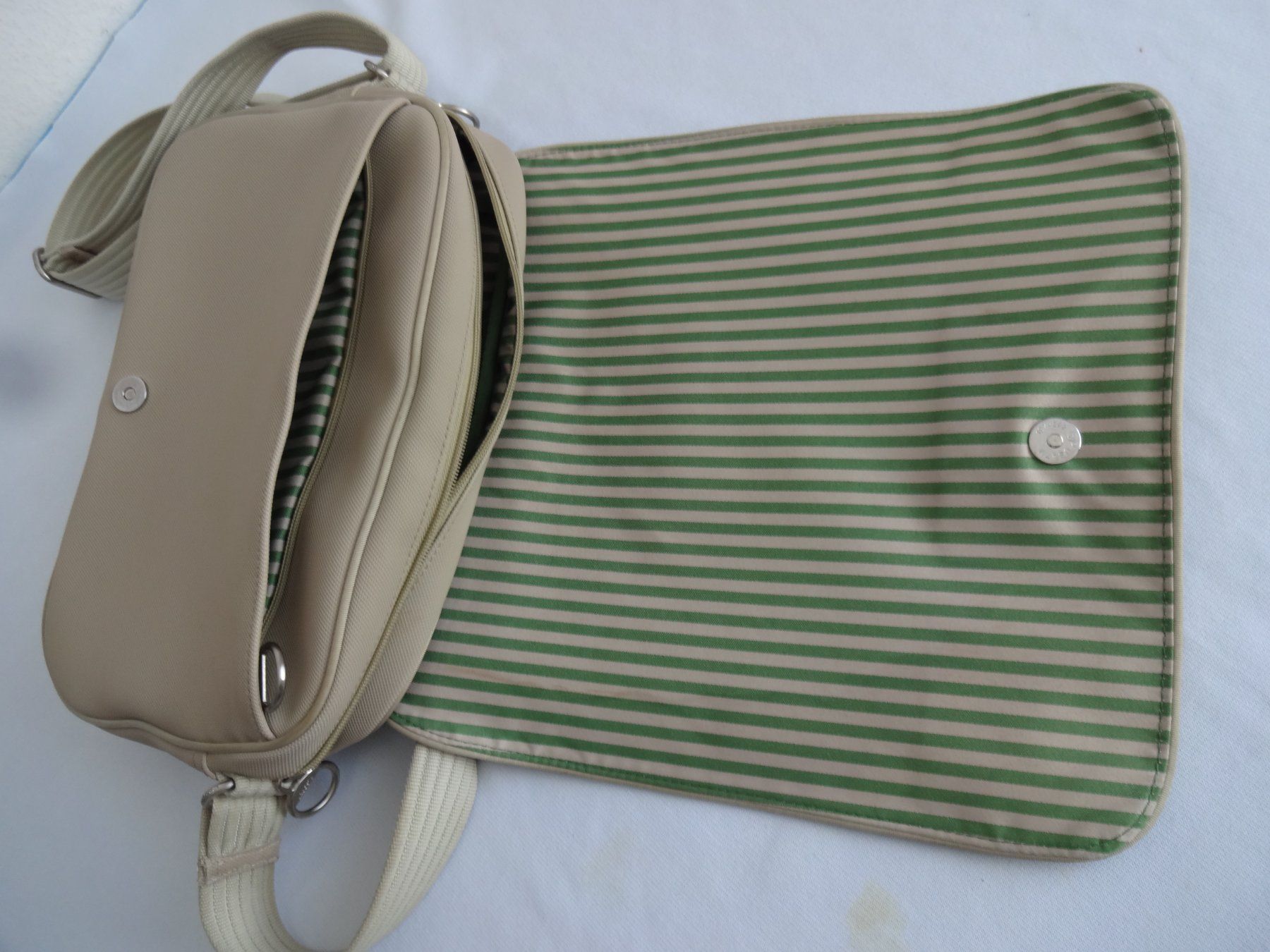 Lacoste Borse da donna: Orig. ""  Lacoste "" Umhängetasche – Usato da Frauenfeld venduto da Riaa 4