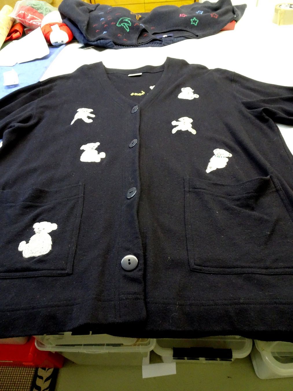Giacche: Jacke mit Bärchen- Motiv, dunkelblau – Nuovo (secondo la descrizione) da Grüt (Gossau ZH) venduto da spitzig 7