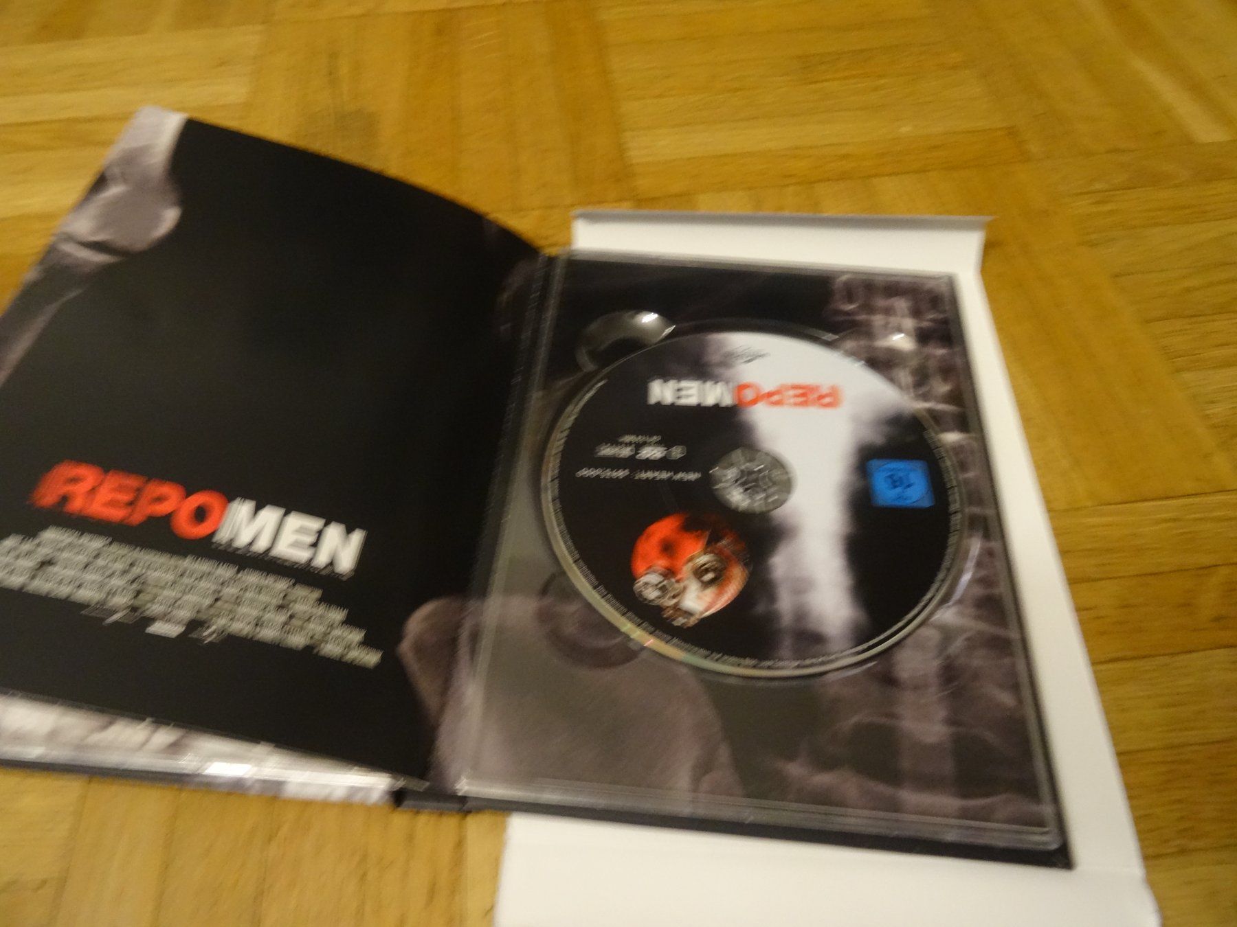 Tutti i DVDs: RepoMen Repo Men MEDIABOOK BLU-RAY + DVD – Usato da Olten venduto da Disc-Verkauf 2