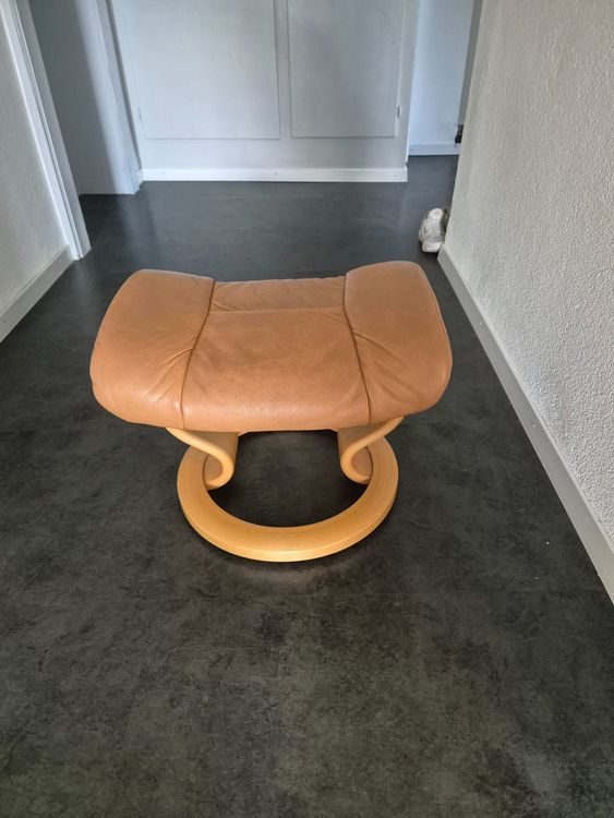 Bequemer Fusshocker stressless Braun Holzsockel (Gebraucht) in Leuk ...