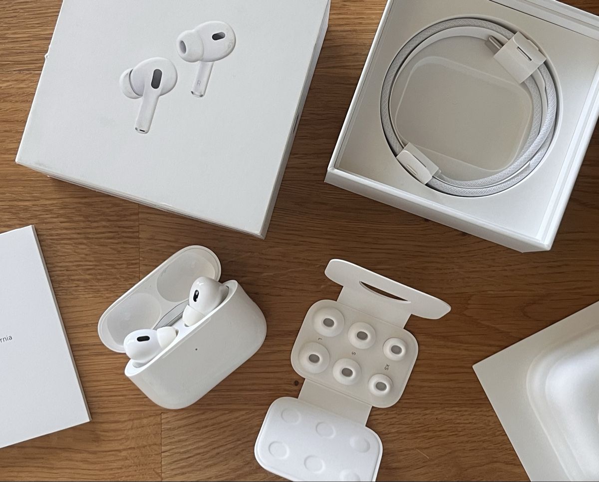 Apple Casques audio: AirPods Pro Gen 2 + Garantie – D'occasion à Zürich par Koivusaari 2
