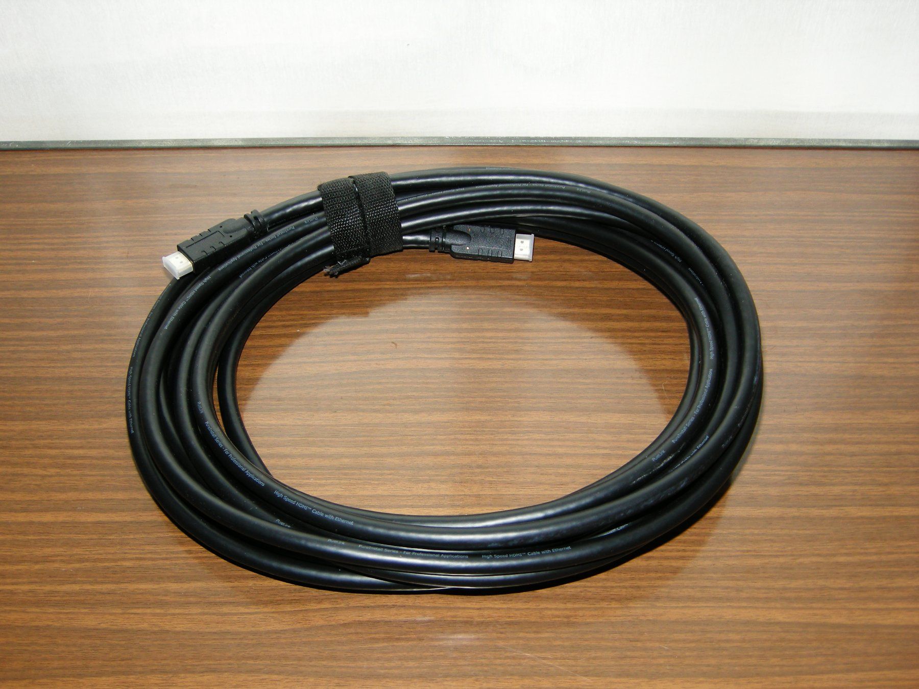 Cavi: 10 Meter Purelink HDMI Typ A Kabel – Usato da Aarau venduto da Pearlz