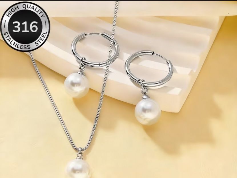 Catenine: Luxus Edelsthal Kette/Orstecker Farbe :Silber Kunstperlen – Nuovo (secondo la descrizione) da Biel-Bienne venduto da Roserosse13 4