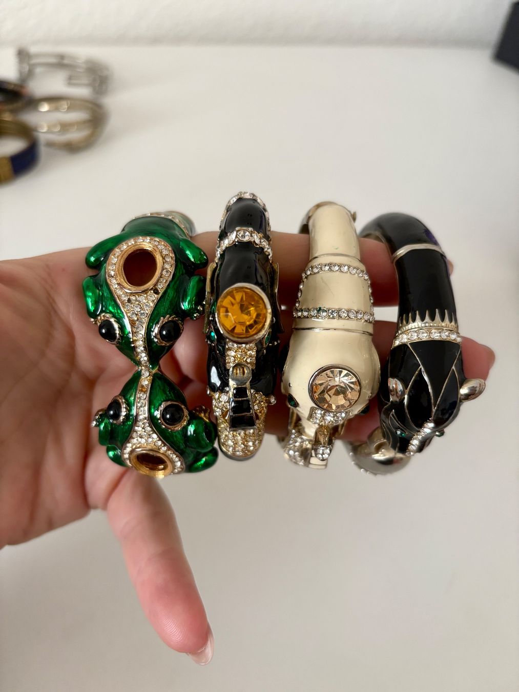 Altri gioielli: Set Lot Armreife 4 Stk Statement Panther Elefant – Usato da Zürich venduto da goldfisch.schmuck 4