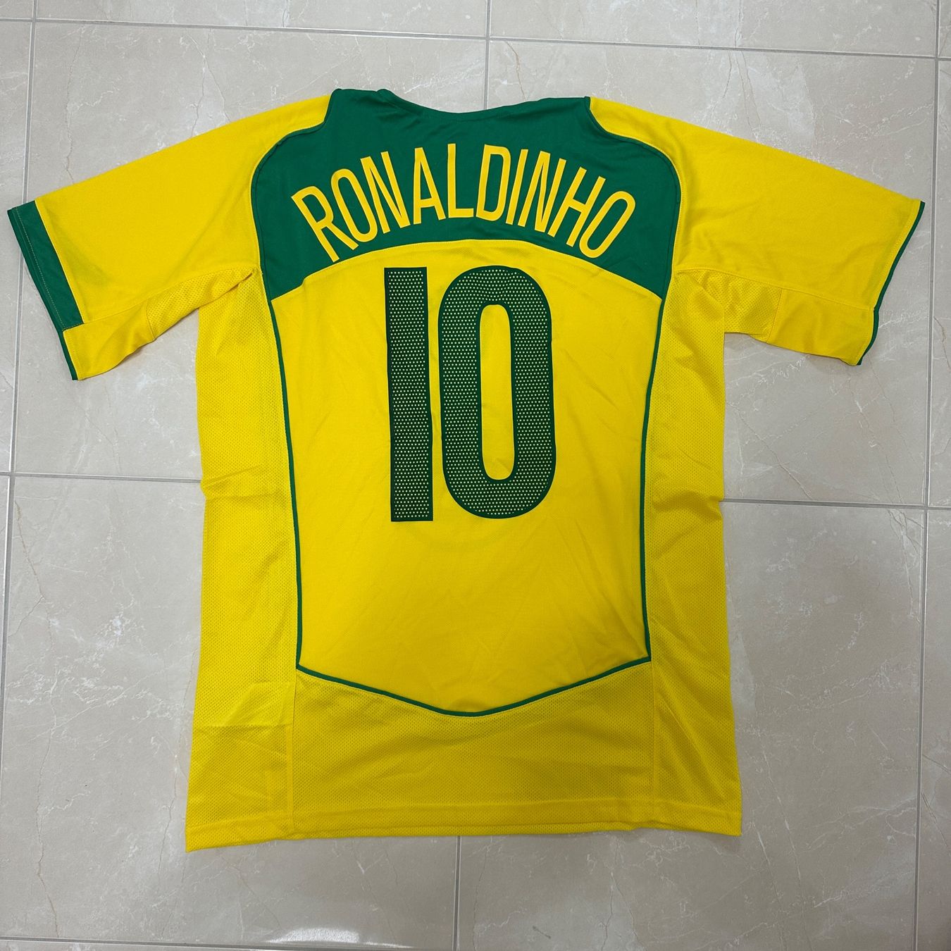 Nike Canottiere & Pantaloni: Brasilien Ronaldinho Trikot Grösse L – Nuovo (secondo la descrizione) da Liestal venduto da tha_dg6j 2