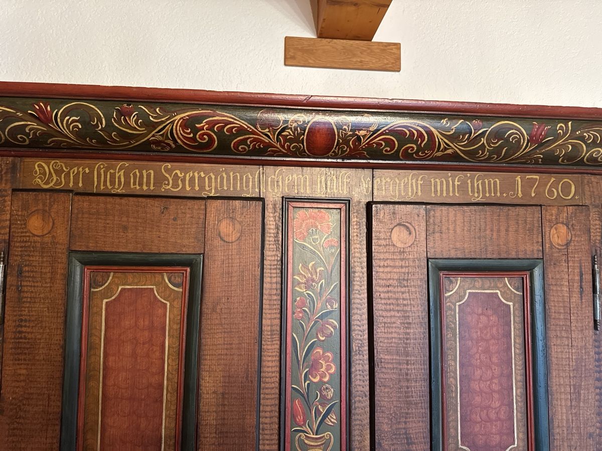 Armadi: Rustikaler Bauernschrank – Usato da Walliswil b.Wangen venduto da CharlotteGarde 3