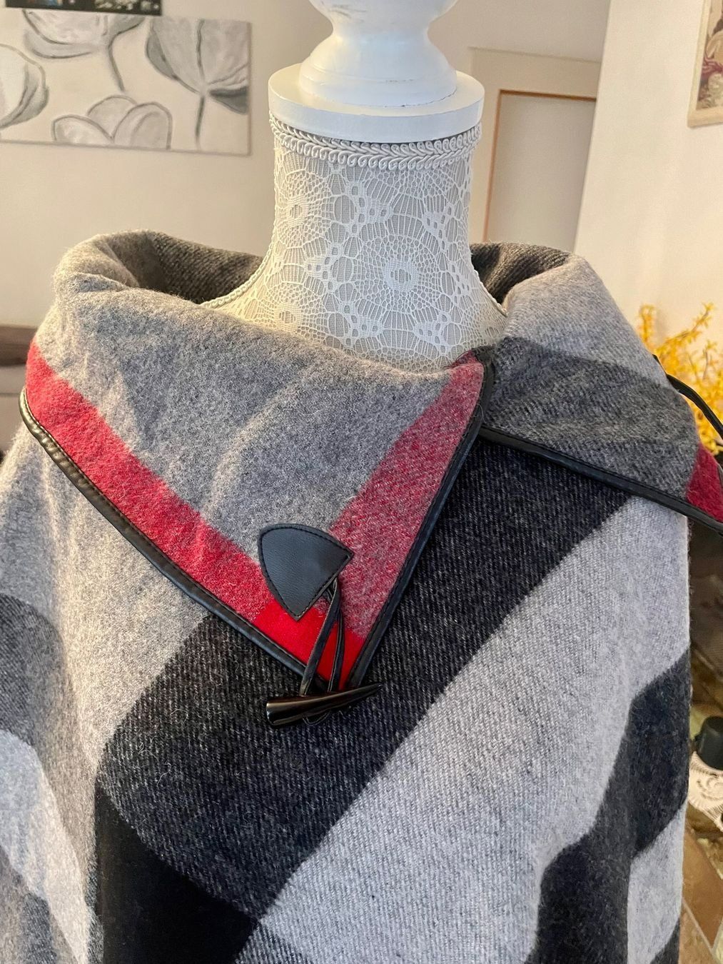 Altro in Moda donna: Poncho Gr. S – Usato da Erschmatt venduto da Gragetsch 3