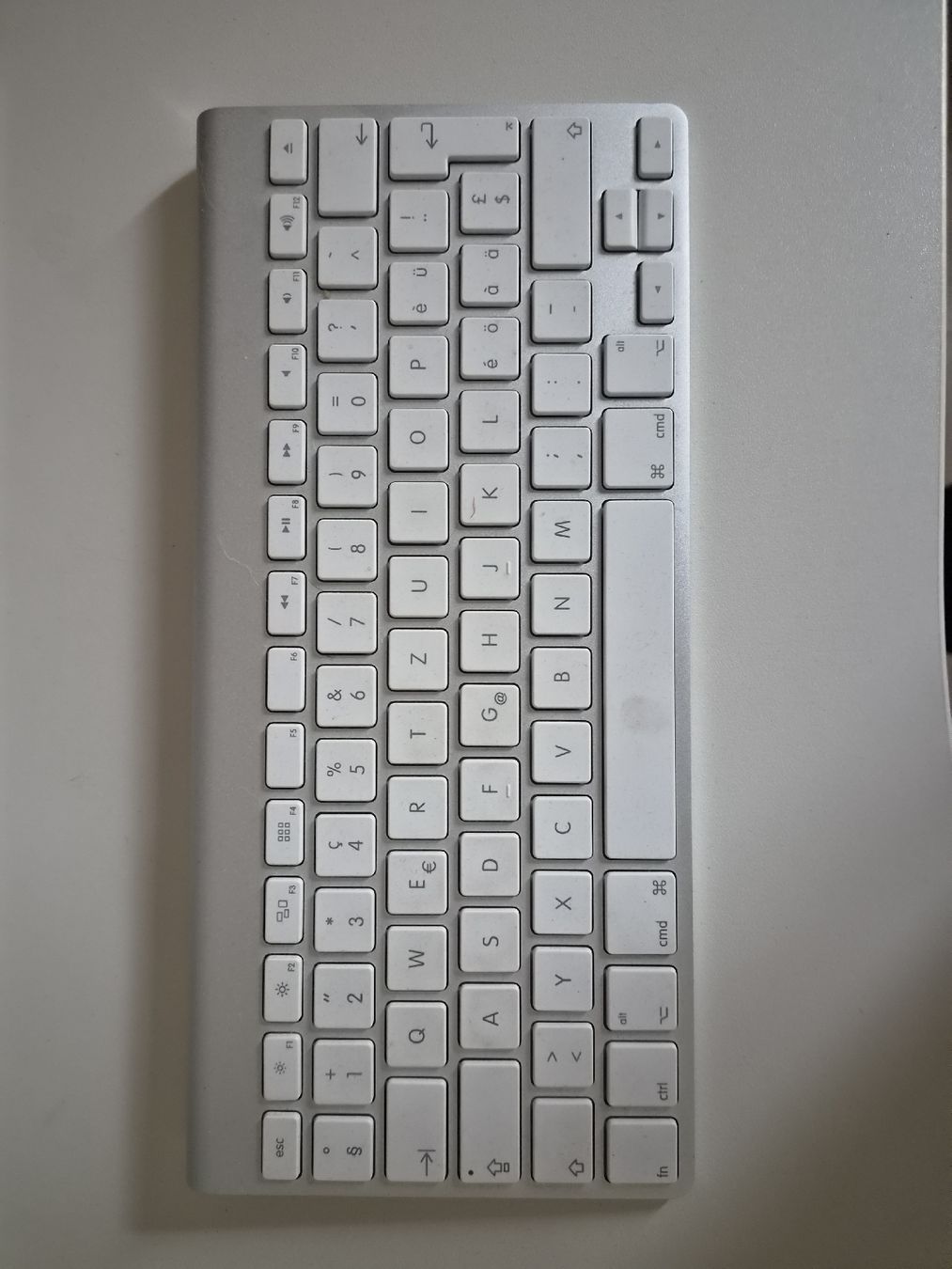 Apple Tastiere: Apple Magic Keyboard CH Layout guter Zustand – Usato da Pfungen venduto da Paff77
