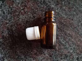 80 Braunglasfläschchen 10 ml. NEU