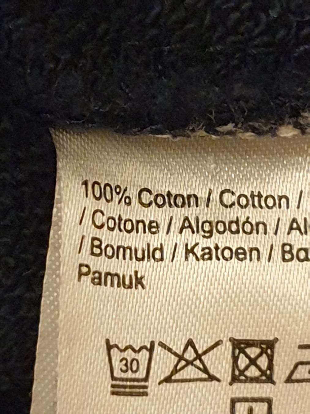 Lacoste Maglioni & Felpe: Pull Lacoste garçon 104cm/ 4ans, coton, navy, très bon état – Usato da Neuchâtel venduto da Verenas12 3
