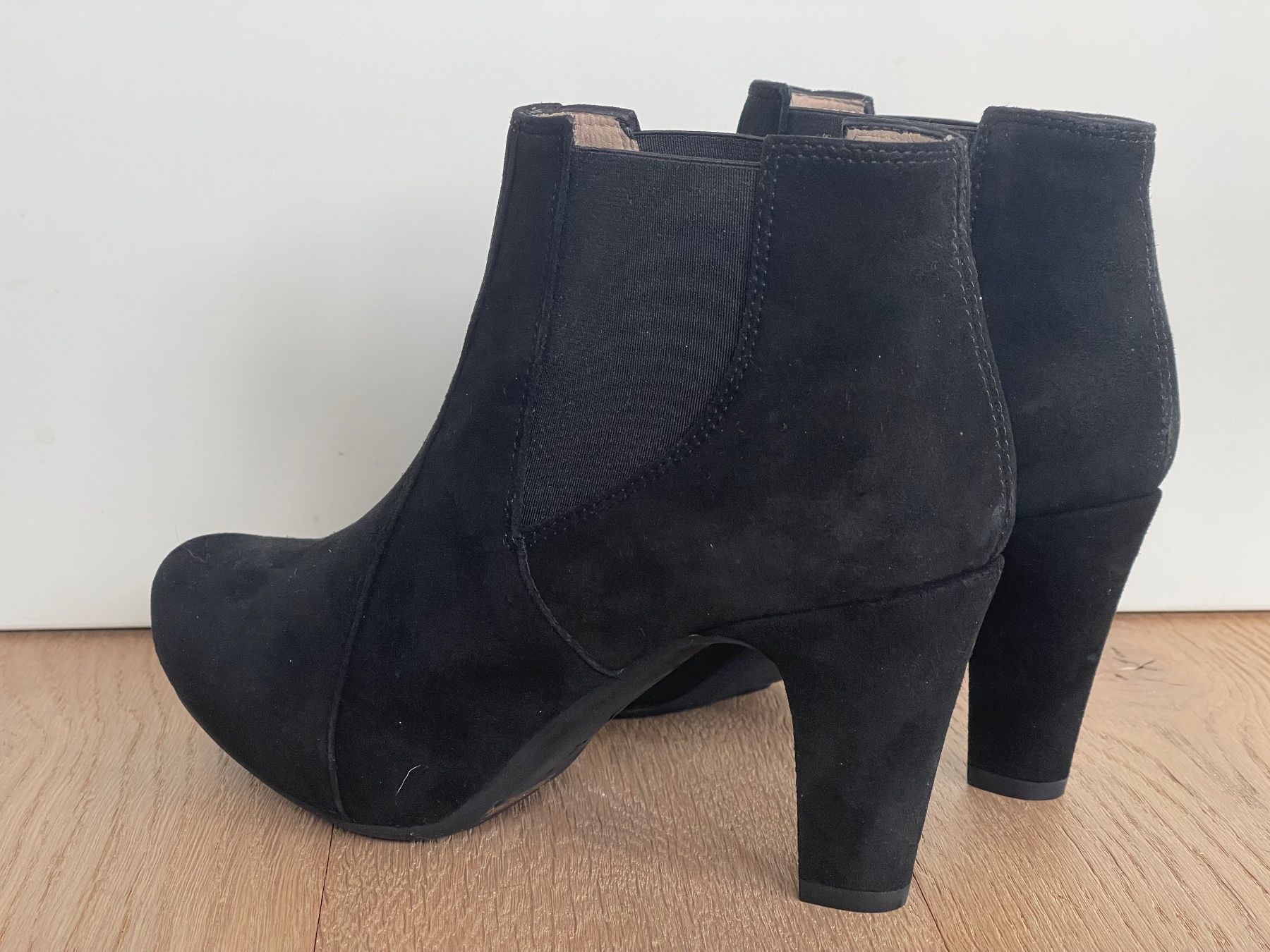 Unisa Damenschuhe: Unisa ankle leather boots (size 37.5) – Neu und originalverpackt aus Commugny von j1976 2