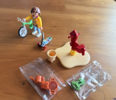 Playmobil Figur mit Fahrrad und Spielplatz Zubehör