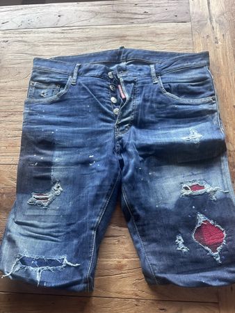 Dsquared2 dunkelblau mit roten Details